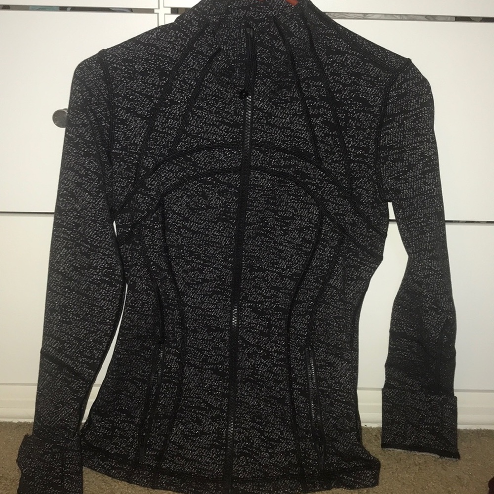 Lululemon define jacket size 4